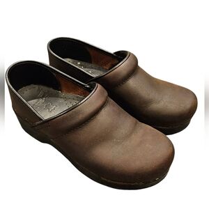 Dansko Professional Brown Leather Clogs, Ladies Size 5.5 to 6 Comfort Work Shoes
